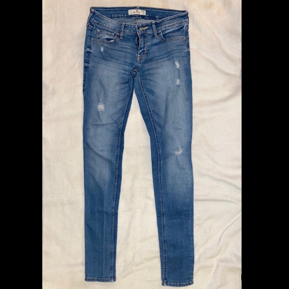 Hollister ripped skinny jeans
